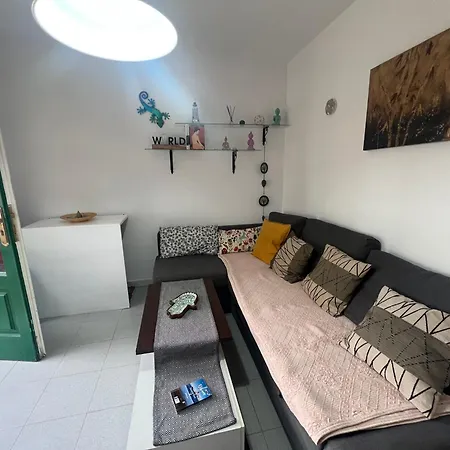 Happiness 科斯塔卡莱塔